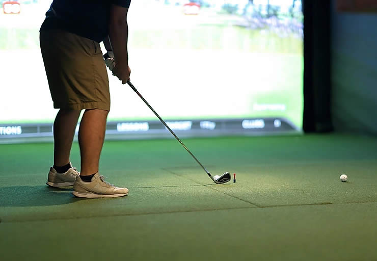 4 Things to Consider Before Buying a Golf Simulator