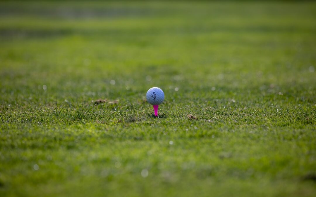 La vitesse de la balle de golf : comprendre son impact sur la performance du joueur