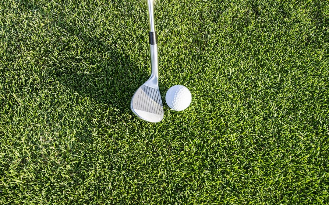 Comment faire un chip au golf ? Le guide étape par étape